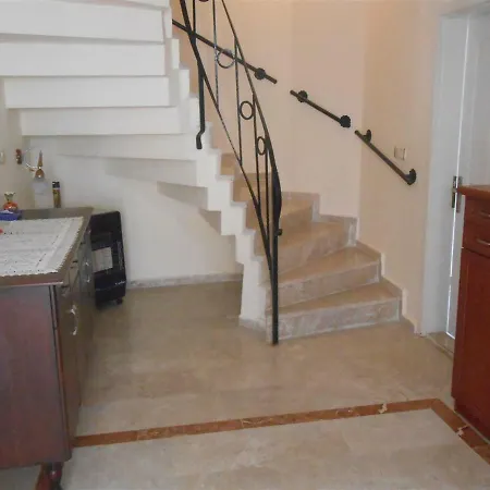 Villa Lisa Park Villas *