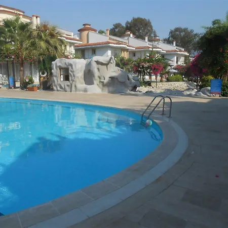 Villa Lisa Park Villas *