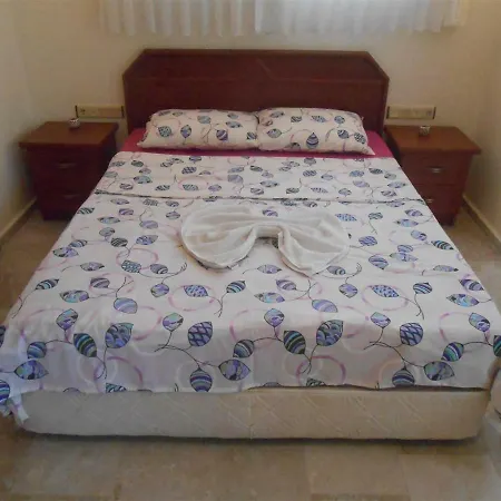 Villa Lisa Park Villas *